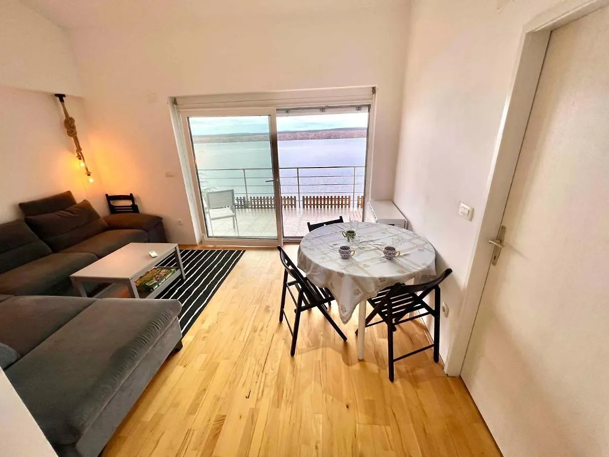 Apartment In Jadranovo 44637